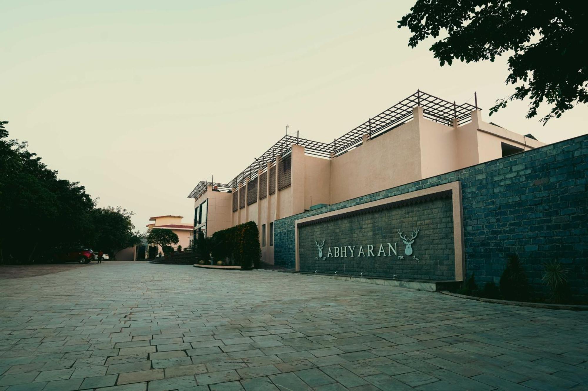 סוואי מדופור Abhyaran Resort & Spa Ranthambore מראה חיצוני תמונה