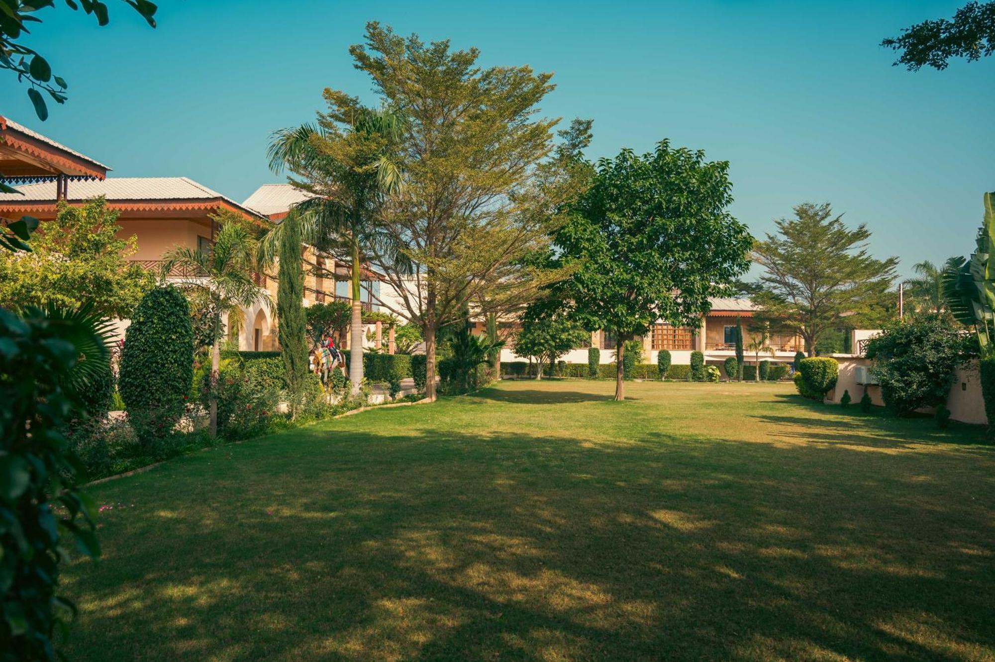 סוואי מדופור Abhyaran Resort & Spa Ranthambore מראה חיצוני תמונה