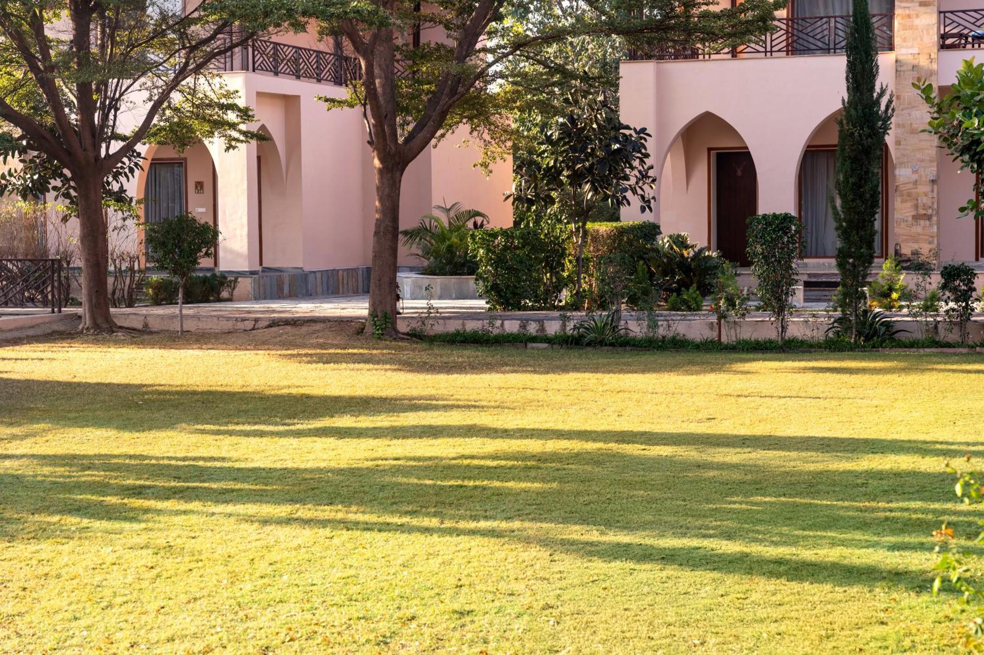 סוואי מדופור Abhyaran Resort & Spa Ranthambore מראה חיצוני תמונה