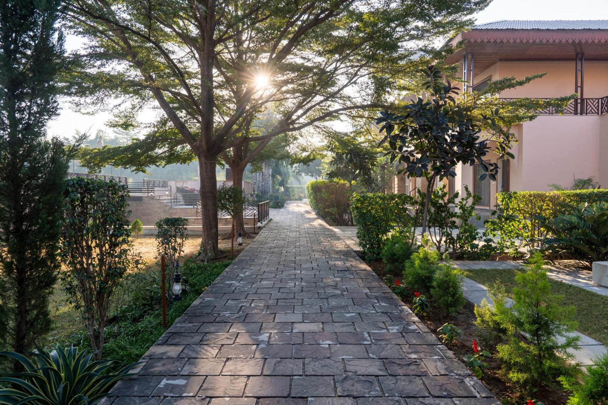 סוואי מדופור Abhyaran Resort & Spa Ranthambore מראה חיצוני תמונה