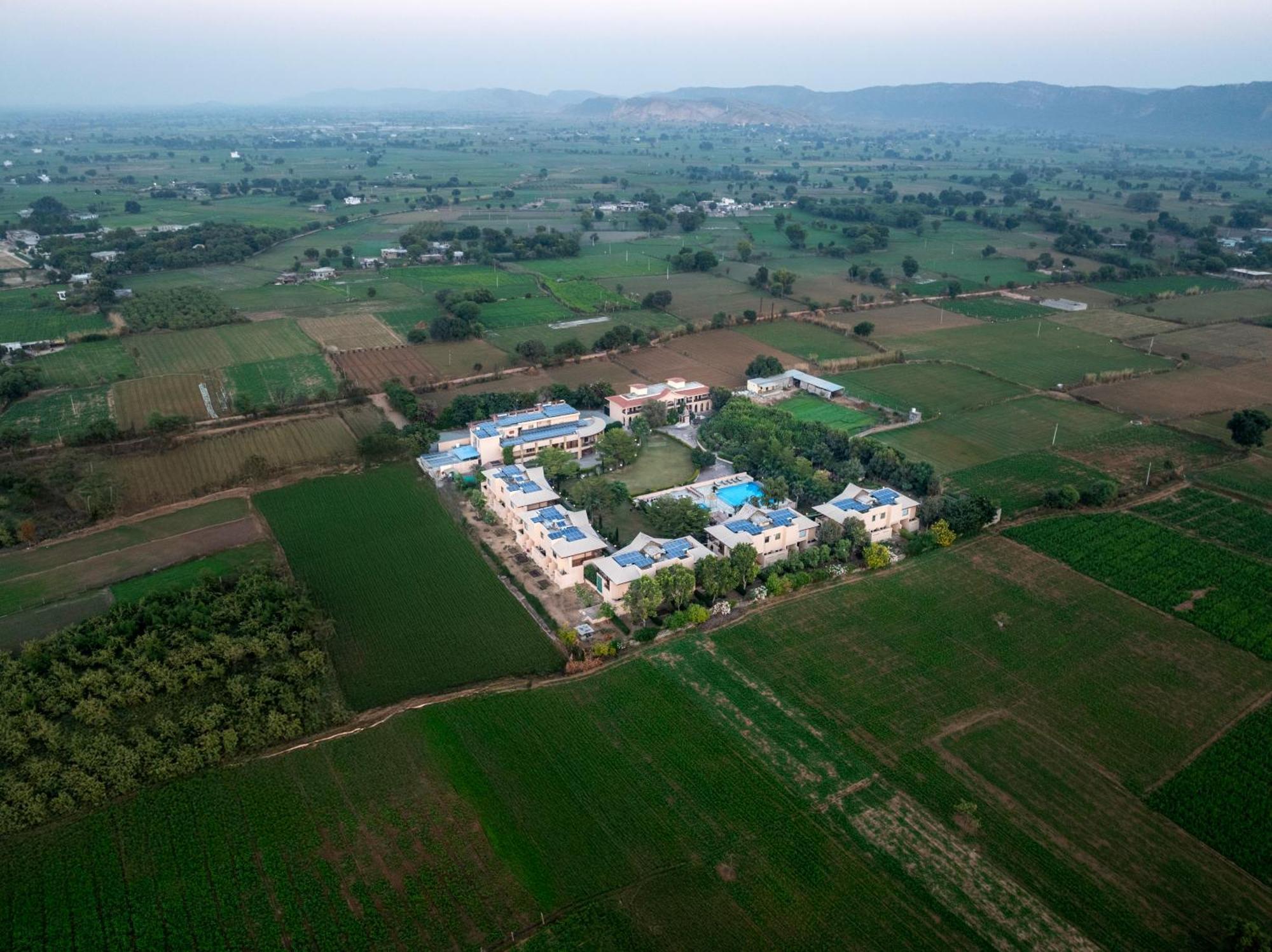 סוואי מדופור Abhyaran Resort & Spa Ranthambore מראה חיצוני תמונה